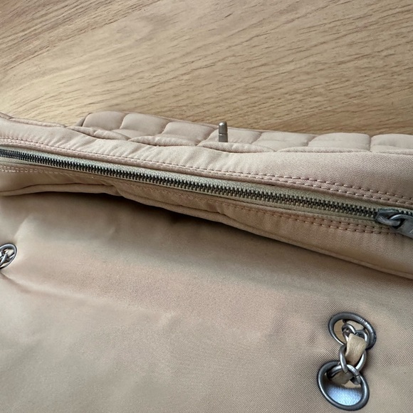 Chanel Shoulder Bag - Picture 14 of 16